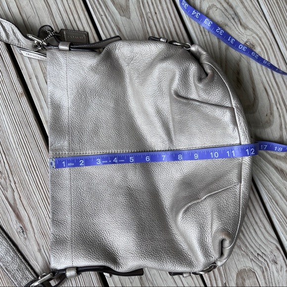 Coach metallic pewter silver hobo duffle F15064 convertible strap - Picture 3 of 16